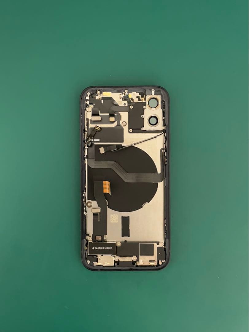 iPhone 12 ブラック バンパーフレーム　ジャンク品