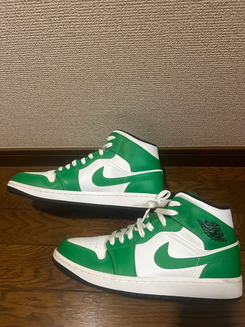 zmasaru627様•*•.¸♬︎NIKEAIR JORDAN 1 MID