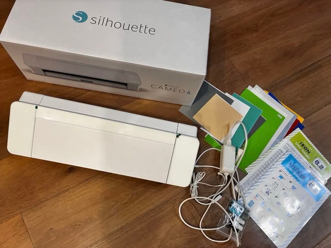 Silhouette Cameo 4 カッティングマシン