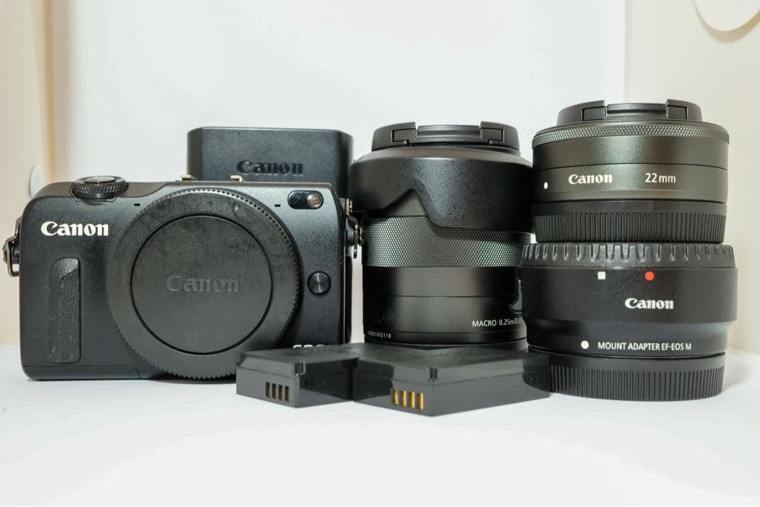 【レンズ付】Canon EOS M2、レンズ2本、アダブター