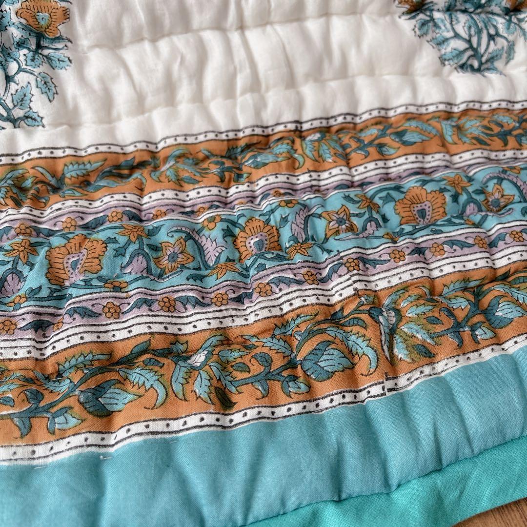 未使用※インド ブロックプリント 中綿入りキルト サファイア　マルチラグカバー