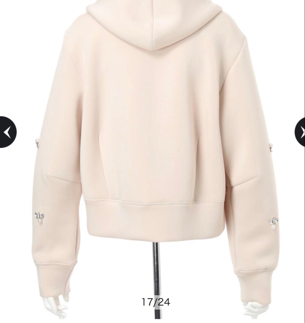 YUKI　アプワイザーリッシェ　キラキラビジューパーカー　ピンクベージュ