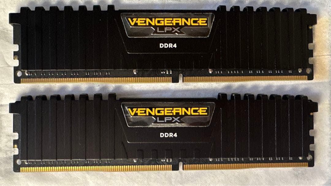CORSAIR VENGEANCE LPX DDR4-2666 (8GB×2)