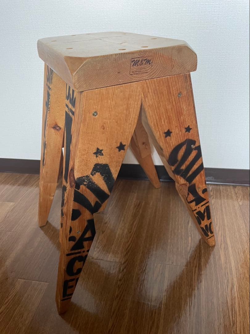 M&M Custom Performance Furniture 角スツール　小