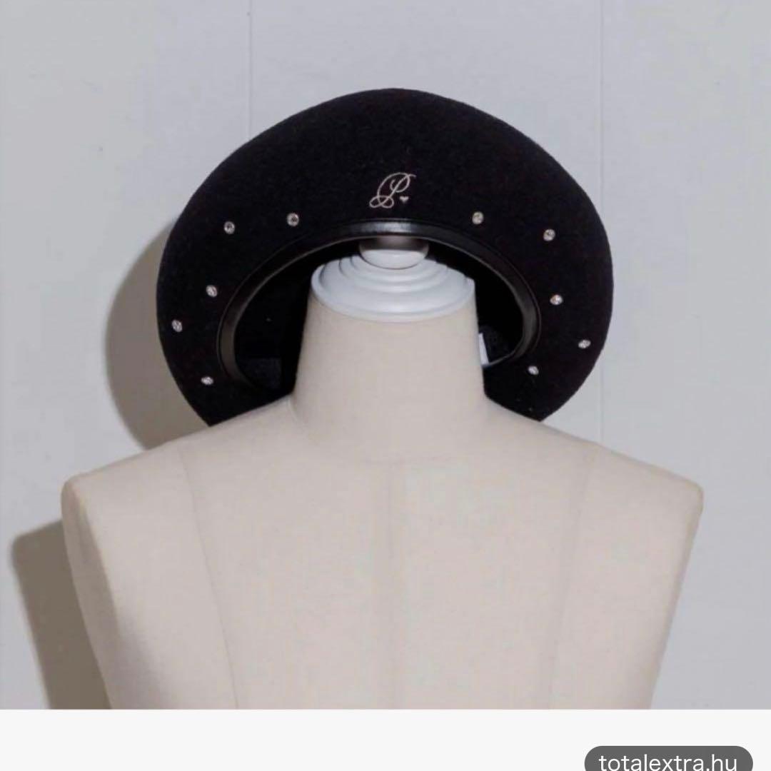 pium ロゴビジュースタッズベレー帽 ブラック