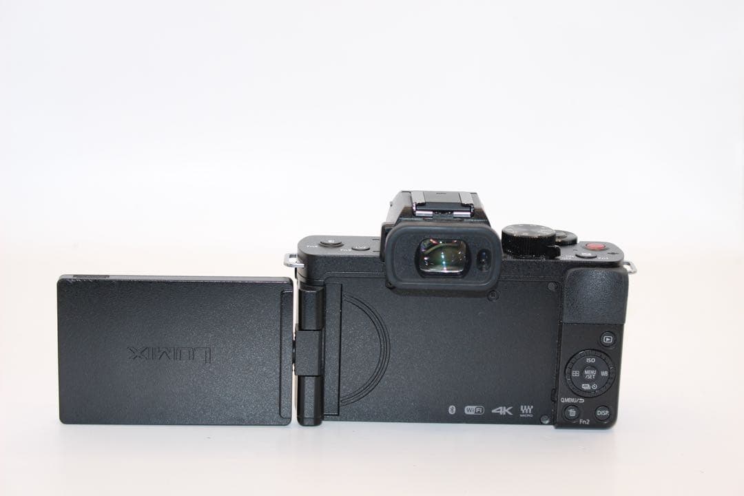 ★ショット数739回未使用級★LUMIX DC-G100 ボディ　グリップ付き