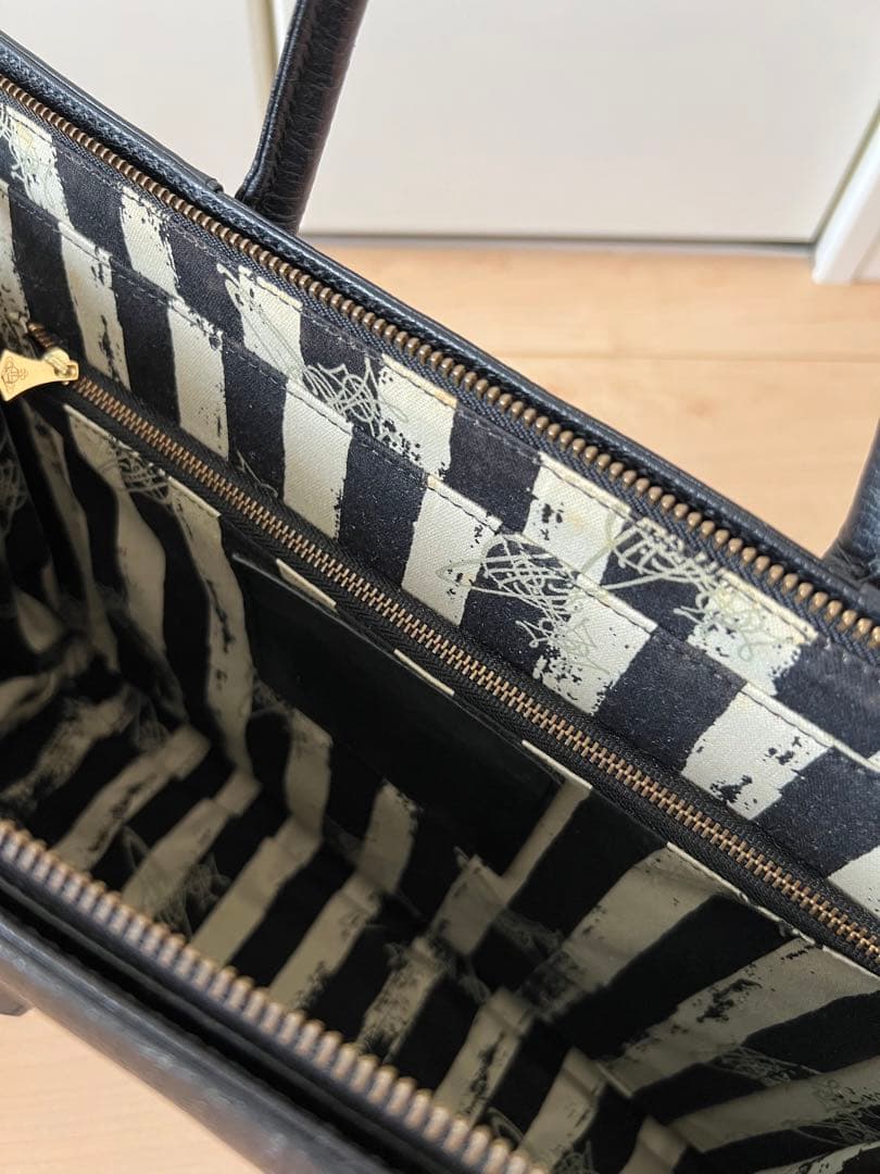 ヴィヴィアンウエストウッド　ハンドバッグ