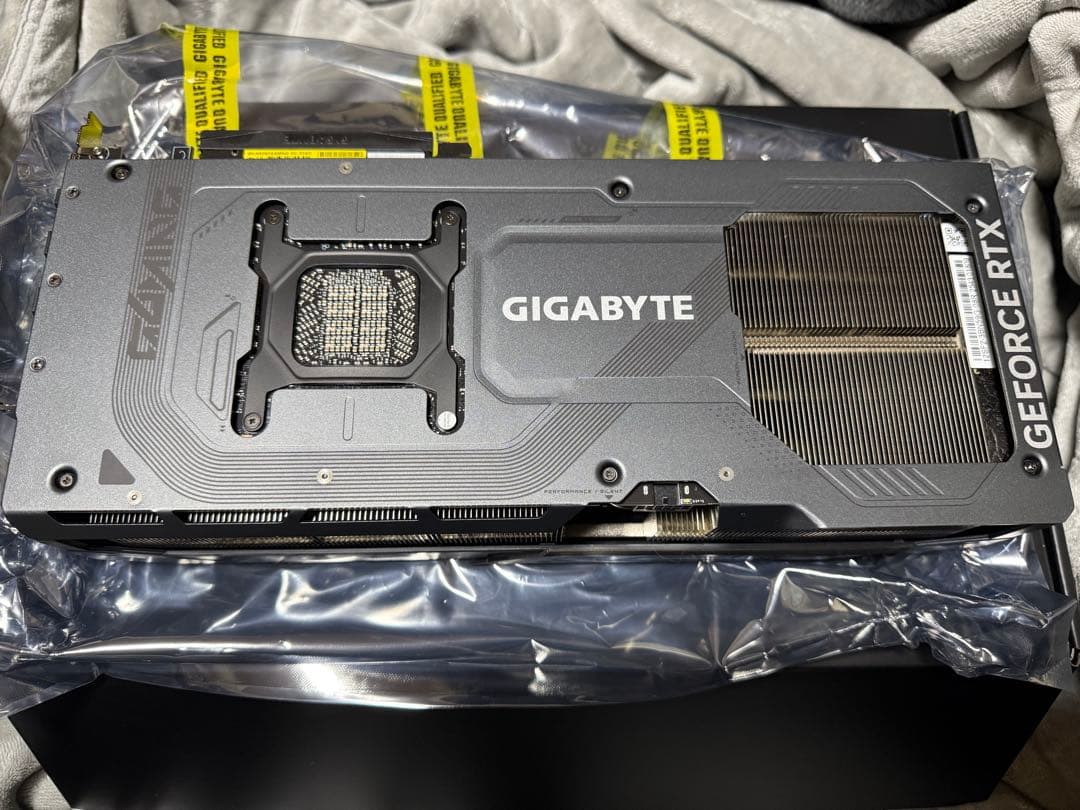 美品 RTX5090 GIGABYTE GAMING OC 32GB