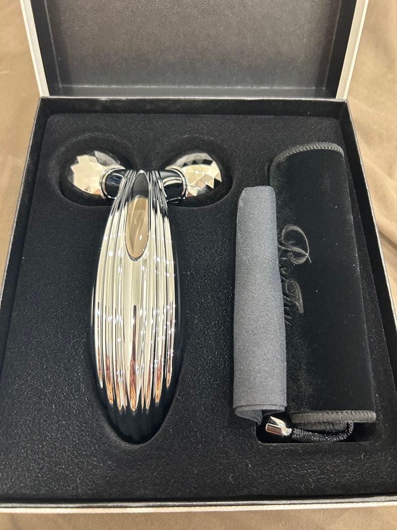 新品未使用！プレゼントに　リファカラットレイ RF-PC2019B 美顔ローラー