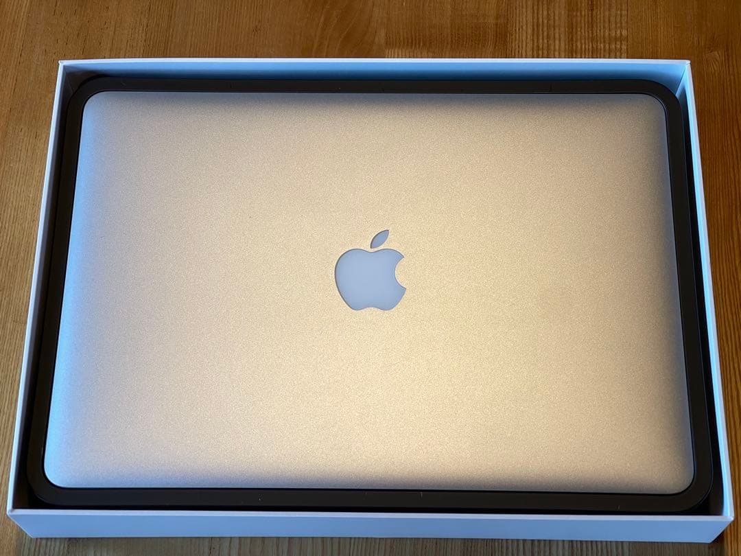 R*d様 Apple MacBook Air A1466 シルバー