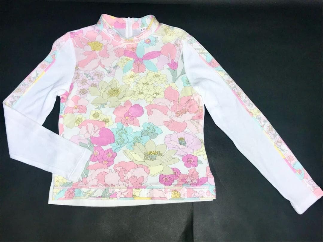 レオナール★スパンコール付き 上品トップス 38 白地にピンク系の花柄