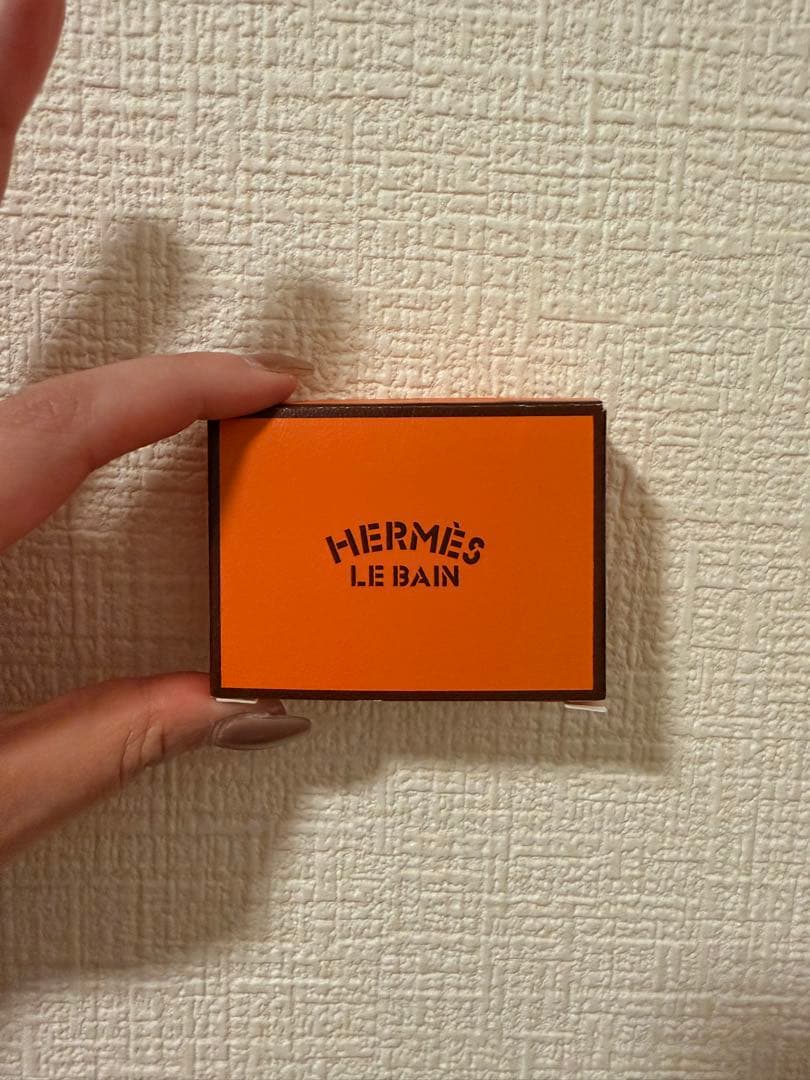 HERMESボディローション オードゥルバーブエカルラットすべり止めマット付き⭐︎