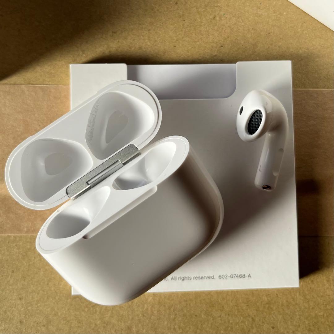 AirPods4 右耳なし 外箱付き 左イヤホン ケース付　ノイキャン非搭載