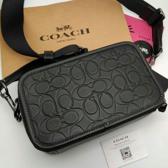 新作　新品　COACH　ワイアット クロスボディ バッグ・ショルダーバッグ