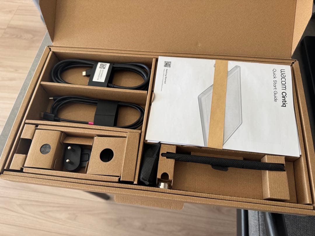 Wacom Cintiq 16 (DTK168)液晶ペンタブレット本体