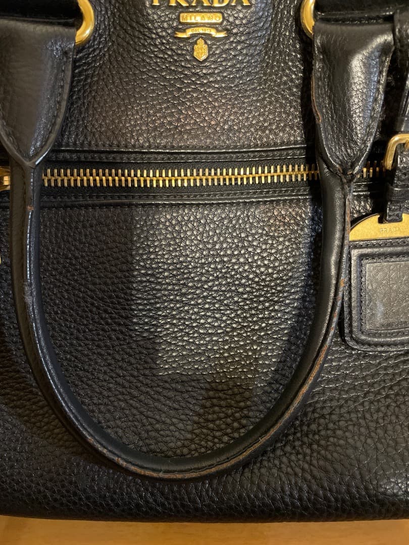 プラダ レザーバック