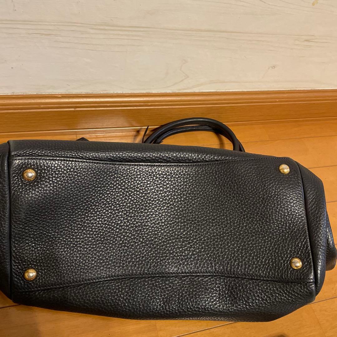 プラダ レザーバック