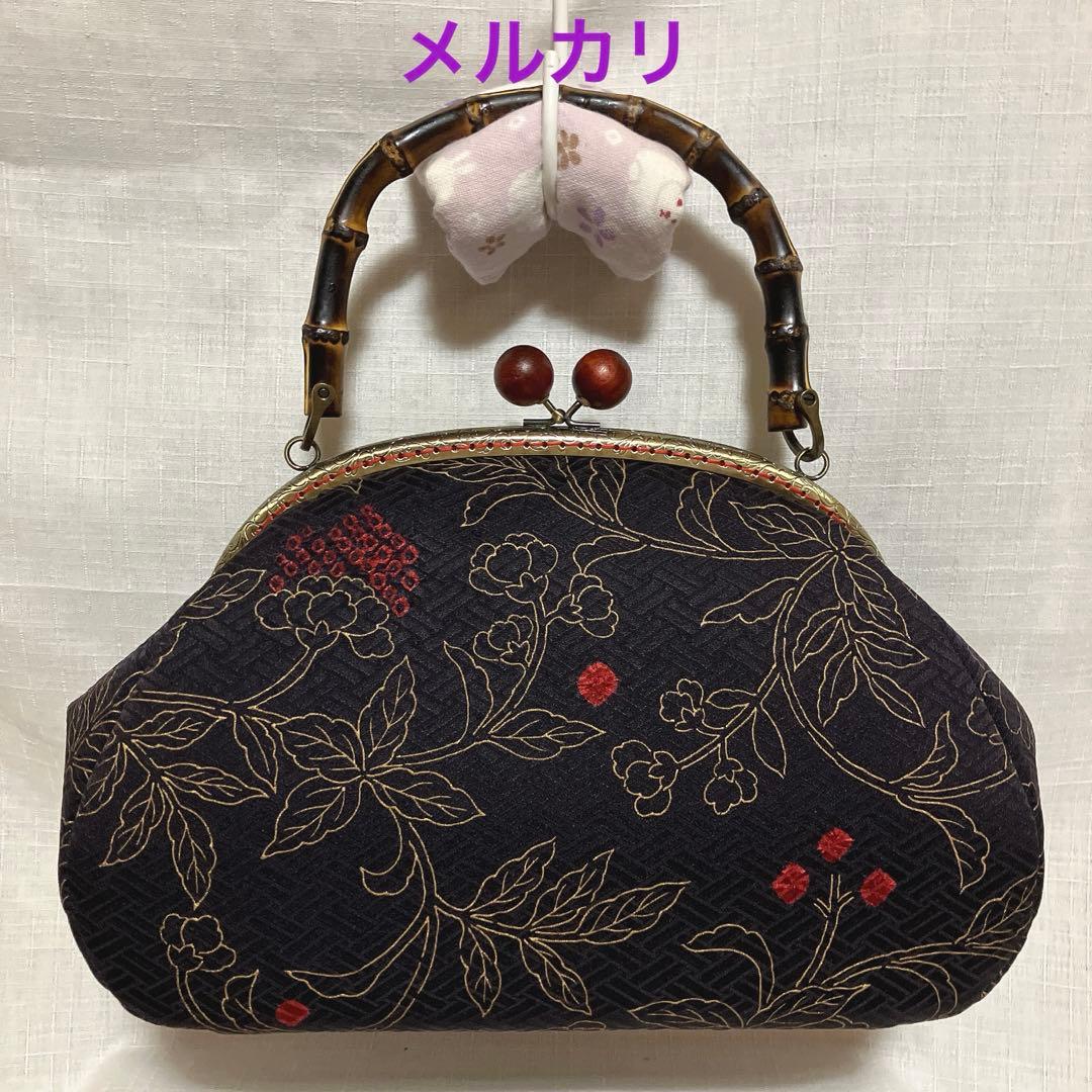 正絹　黒紅色　金彩更紗花唐草文様　大島紬　がま口バッグ　ハンドメイド　着物バッグ