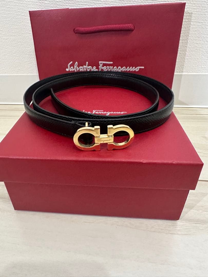 新品 Ferragamo フェラガモ レディース ベルト 革 ゴールド