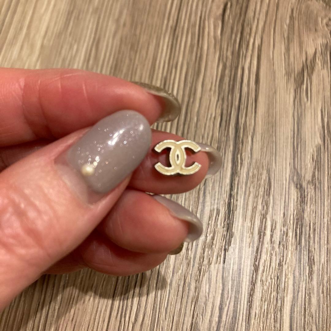 CHANEL ロゴチャーム 2点