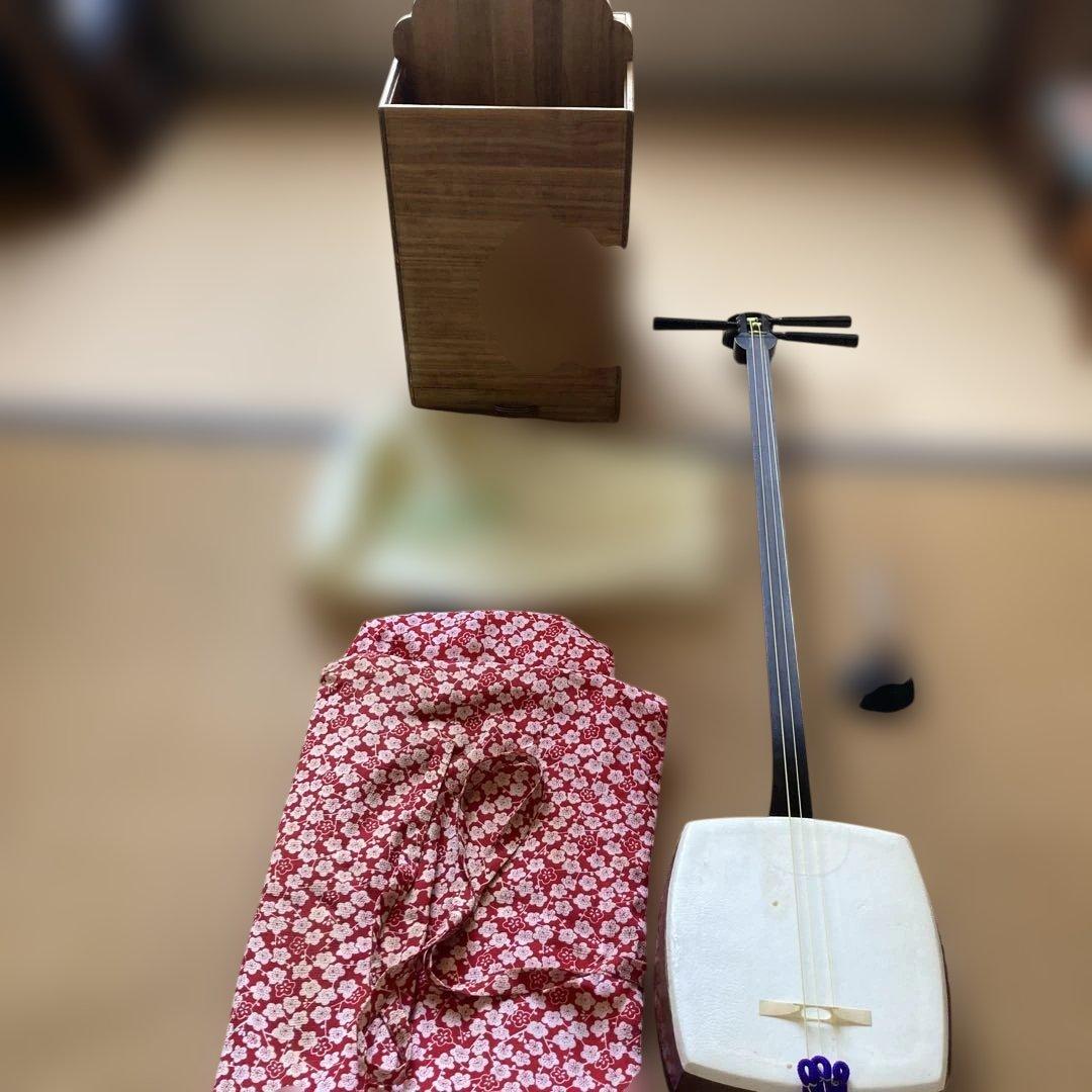 三味線1棹、収納長袋及び三味線の2棹立箱の3点セット