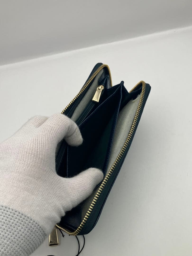 新品未使用　FURLA長財布　Y