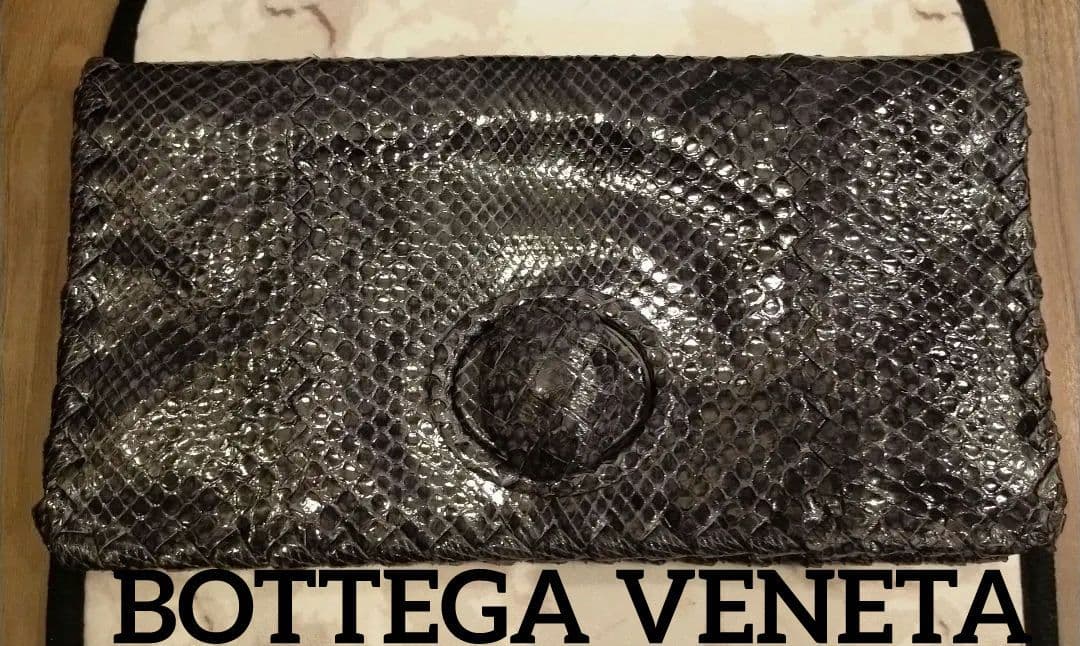 BOTTEGA VENETAボッテガヴェネタ パイソン クラッチバッグ