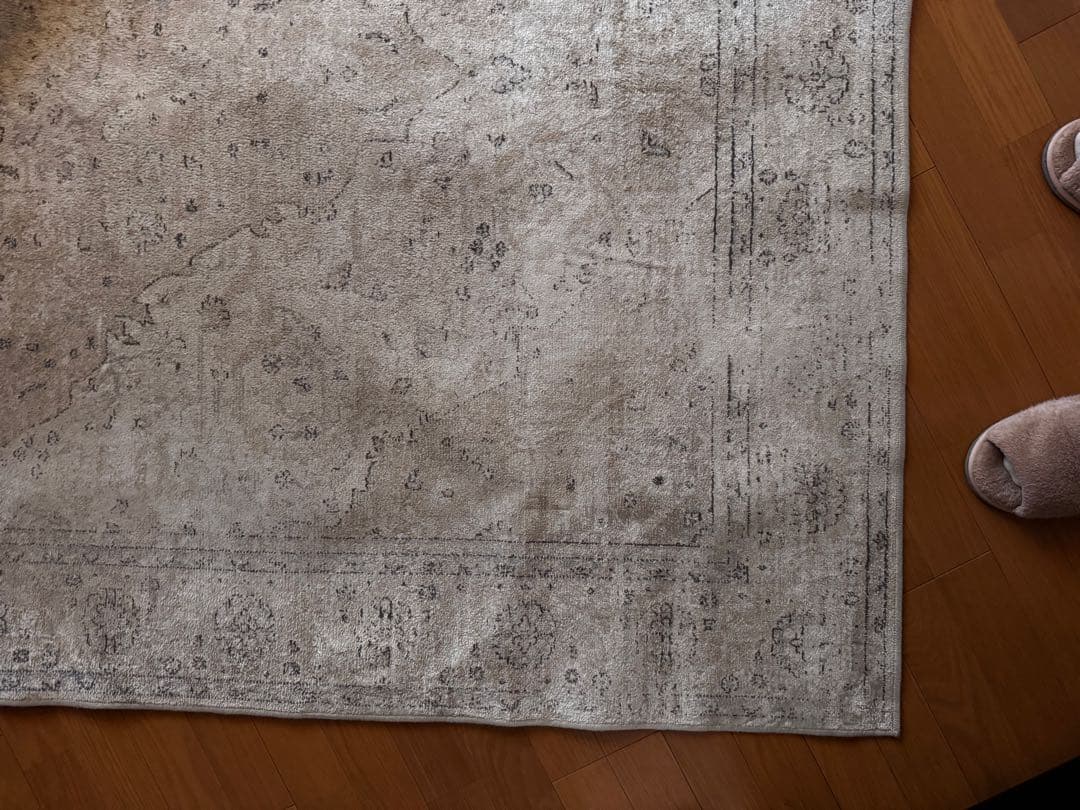 ZARA  ヴィンテージ風クリーム色ラグ 160×230