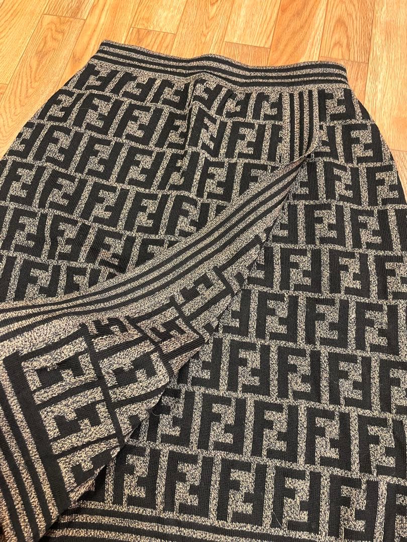 FENDI タイトスカート ブラック ゴールド ズッカ柄