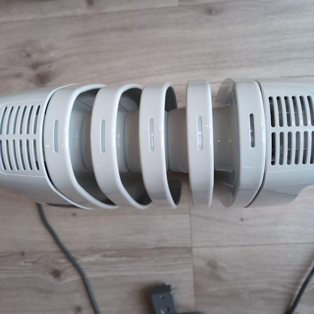 デロンギ　オイルヒーター NJ0505E　ホワイト　3畳まで