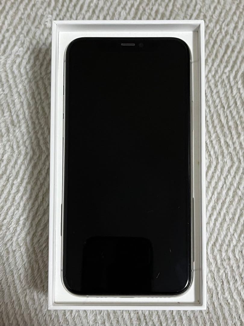 猫*様 iPhone 11 Pro シルバー 本体