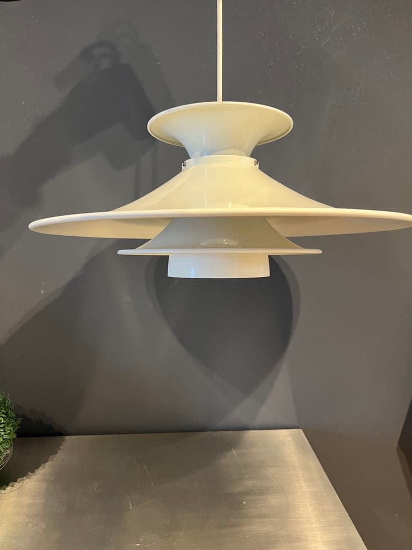 北欧 照明 白系 ペンダントライト　希少　早い物勝ち