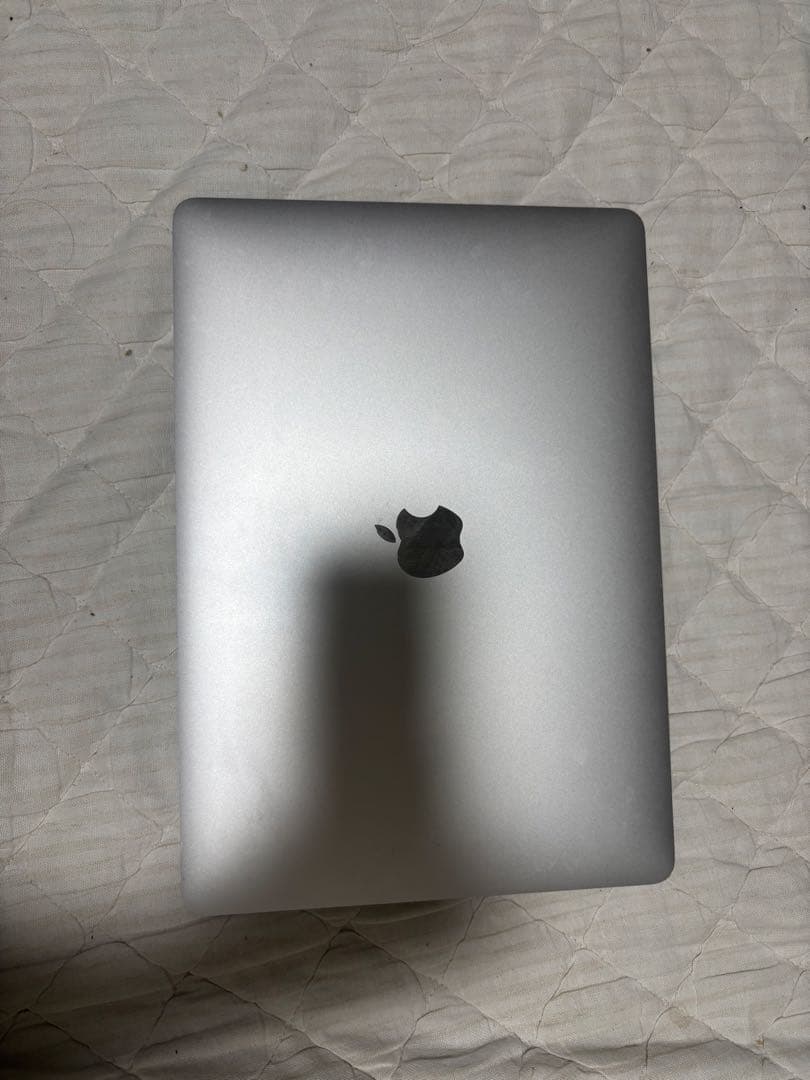【美品】MacBookAir 本体　55555円→49999円