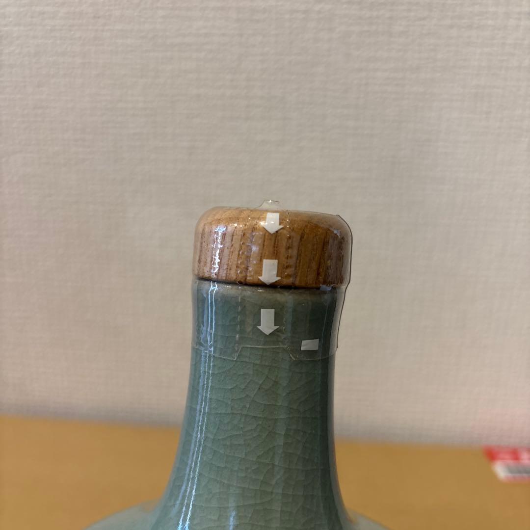 ニッカ ウイスキー　特選 高麗青磁 雲鶴草花文様 象嵌ボトル　陶器　未開封