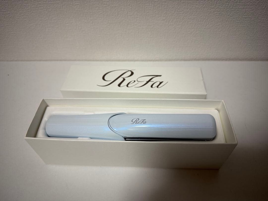 新品未使用品　リーファ　ヘアアイロン　ホワイト