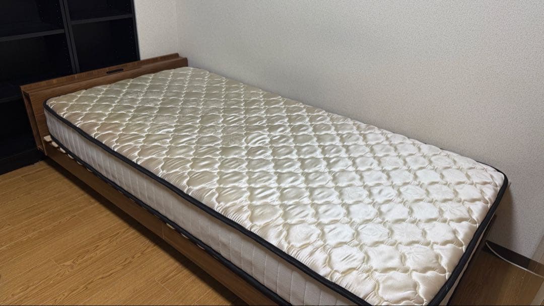 【直接引き取り限定】シングルベッドとマットレスセット