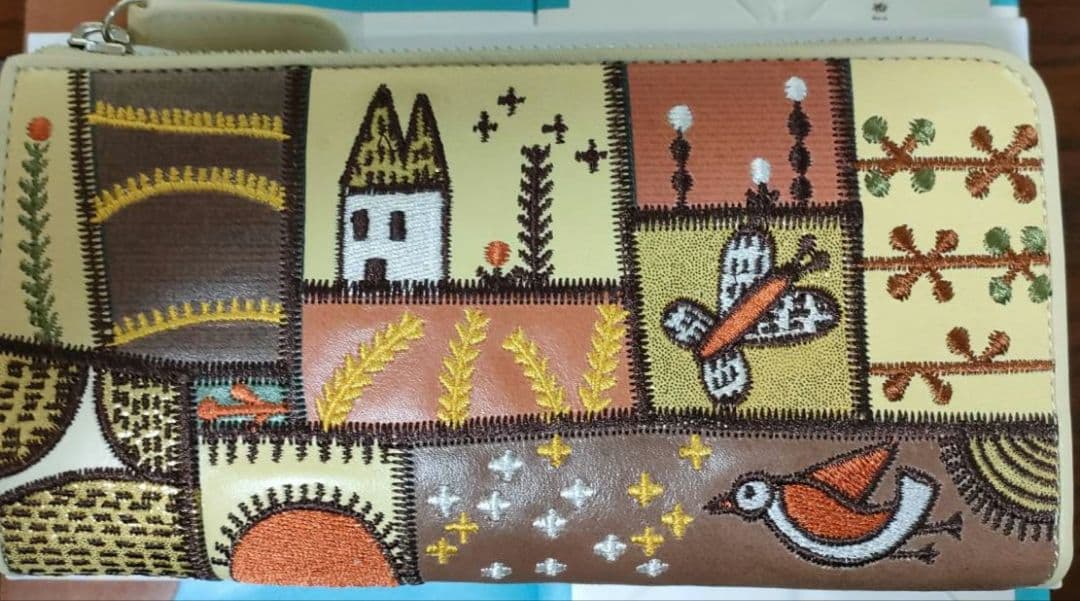 ホコモララの本革長財布　ベージュ　新品未使用