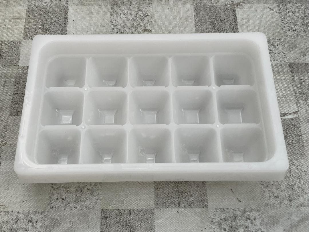 愛知岐阜/送料込★美品★シャープ 137L冷蔵庫　SJ-D14E-W　2019年