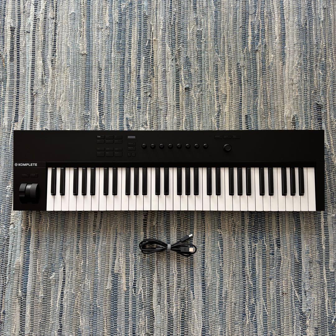 KOMPLETE KONTROL A61 MIDIキーボード