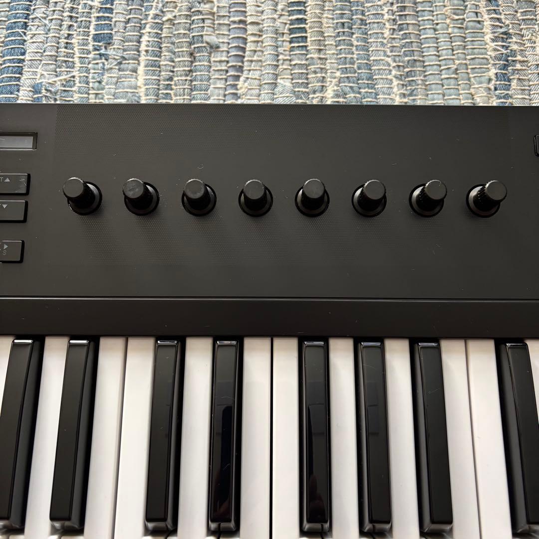 KOMPLETE KONTROL A61 MIDIキーボード