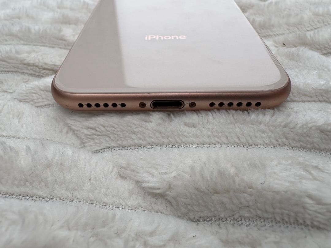 iPhone8 ゴールド64GB　本体のみ　simロック解除済み