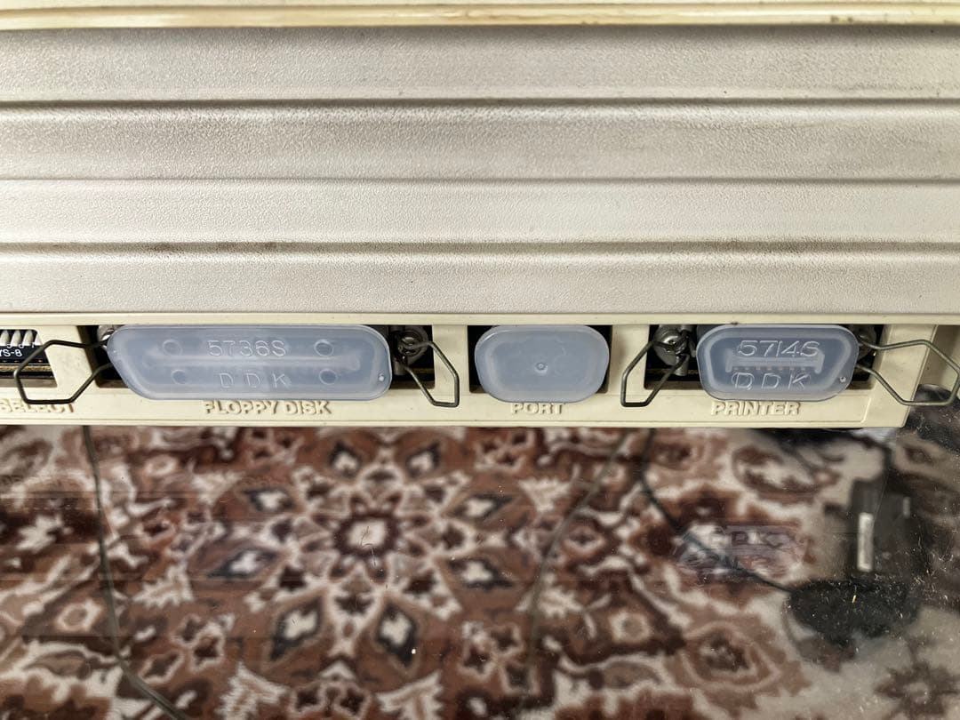 PC8001mk2本体+モニタ DELL P2314Ht+変換ケーブル