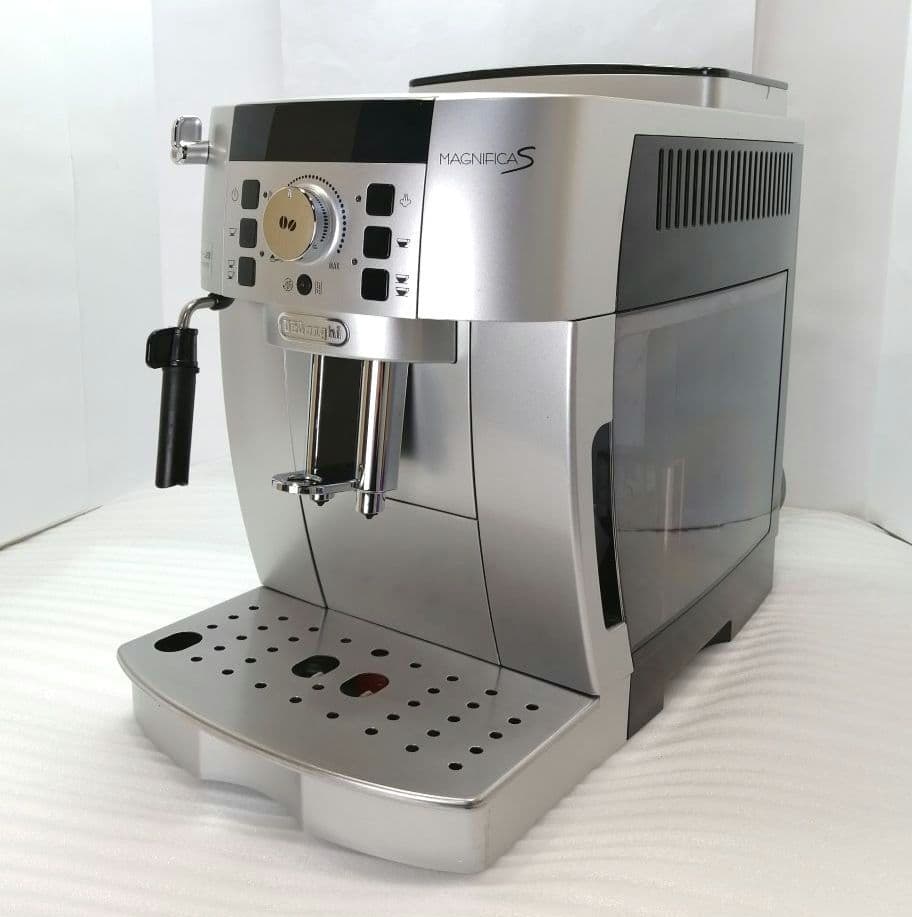 デロンギ　コンパクト　全自動コーヒーマシン　マグニフィカS　ECAM22110