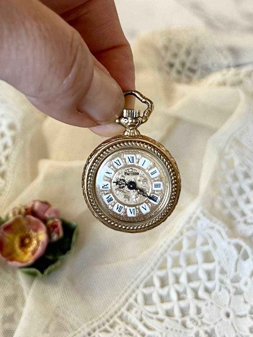 ◆フランスアンティーク｜小さな懐中時計Bミニペンダント金ゴールドネジ巻き白黒