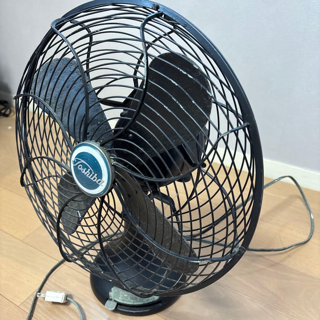 東芝　TOSHIBA　昭和レトロ　扇風機　鉄製　アンティーク　黒