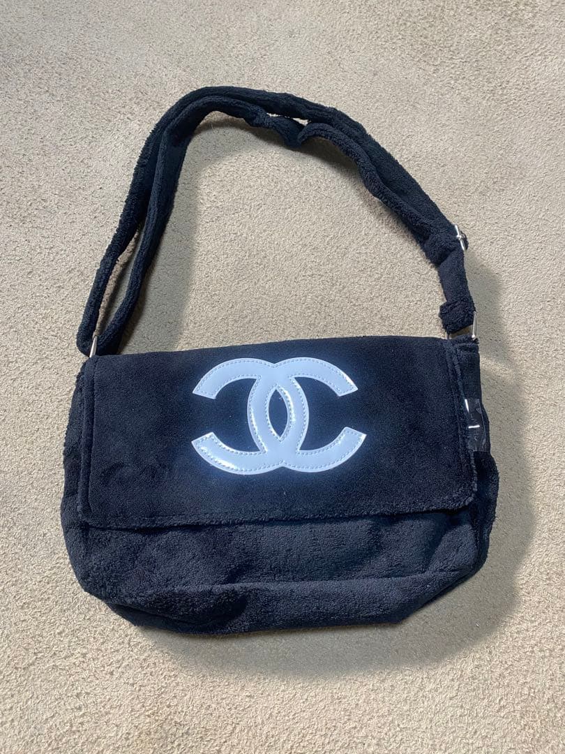 CHANEL ブラック　ショルダーバッグ　ノベルティ