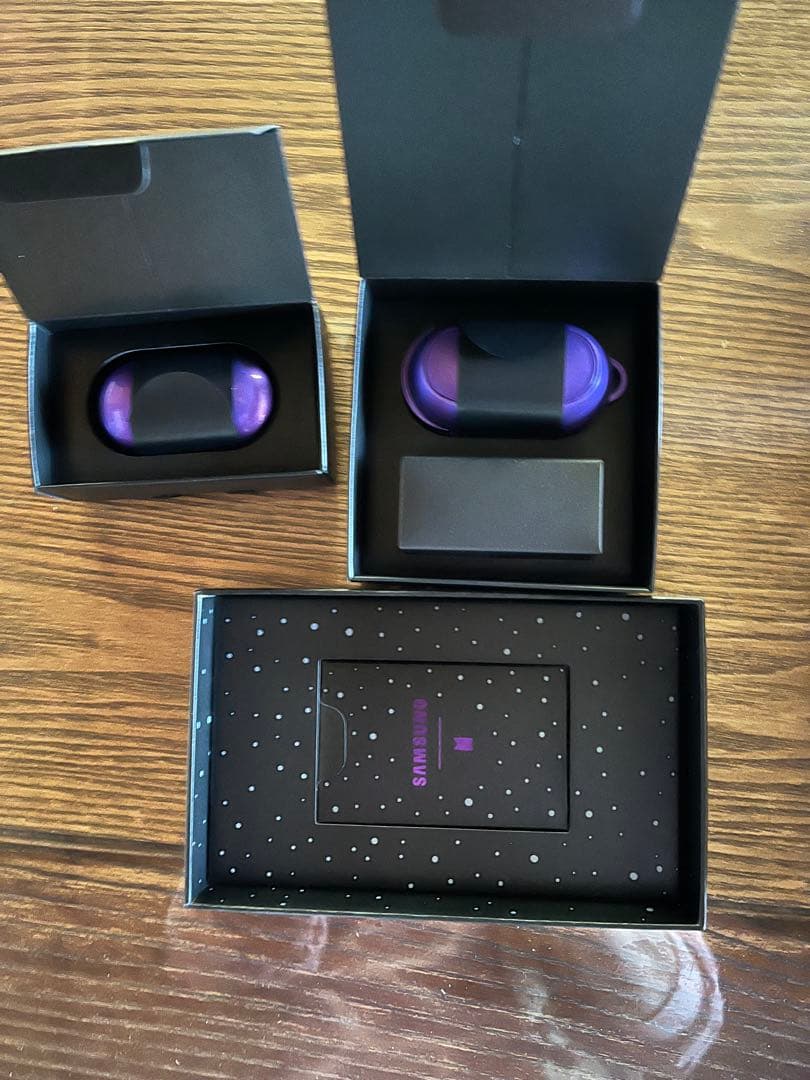 BTSワイヤレスイヤホン