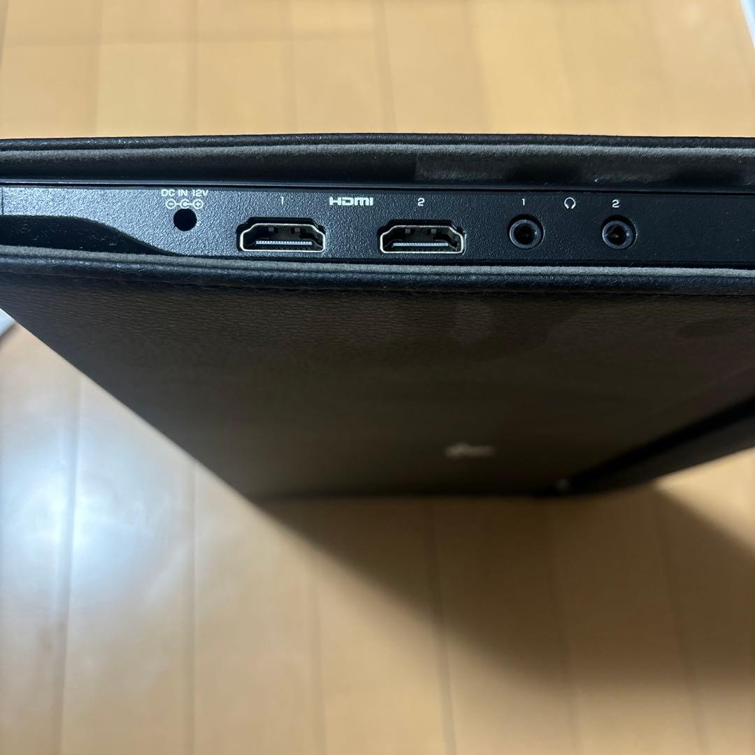 ポータブルゲーミングモニター　PS4対応HORI　15.6インチ