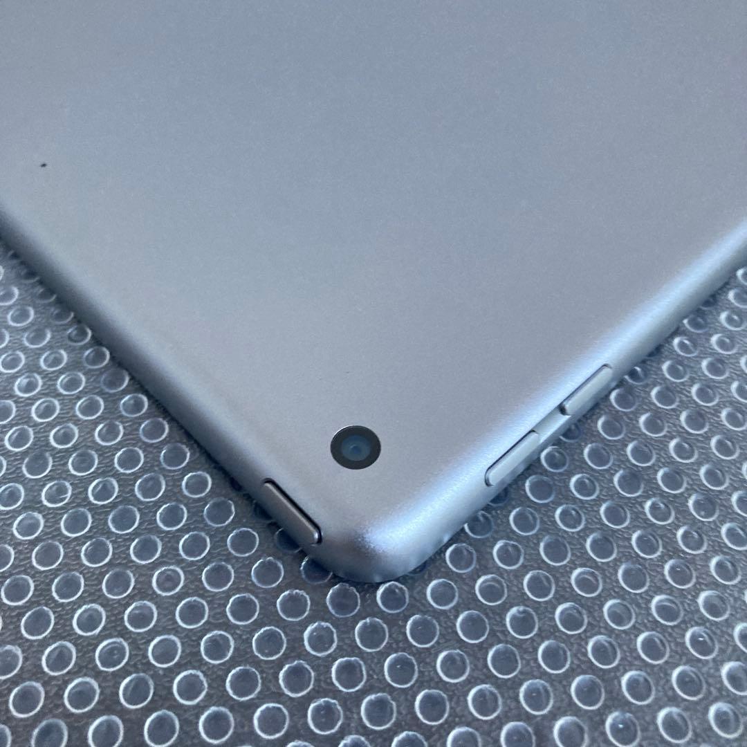 2940 美品☆電池最良好☆iPad6 第6世代 128GB WIFIモデル☆