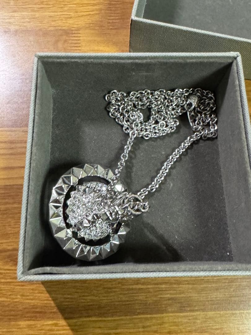 Vivienne Westwood オーブ　スタッズペンダントネックレス